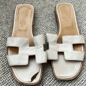 Authentic Vintage Hermes Oran Slide in Beige